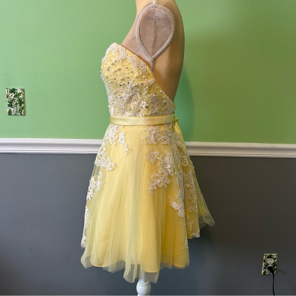 Alyce Short yellow corset style prom Ho/Co dress size 2 - Picture 7 of 14